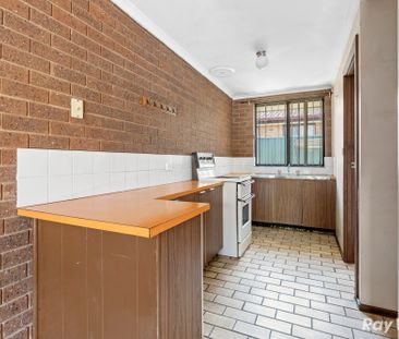 Well-Priced 2 Bedroom Unit Offering Easy Living - Photo 3