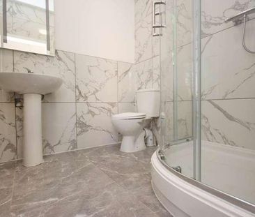 Railway Road, Leigh, WN7 - Photo 6