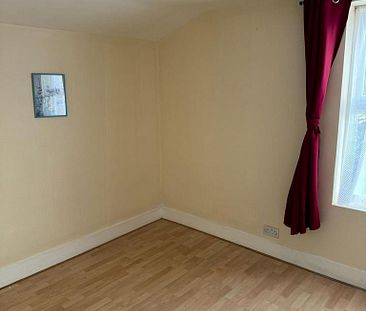 6 bedroom terraced house to rent - Photo 3