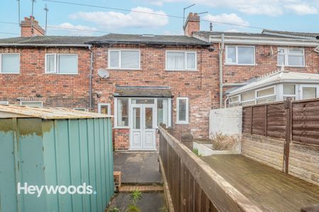 3 bed terraced house to rent in Mellard Street, Newcastle-under-Lyme ST5 - Photo 2