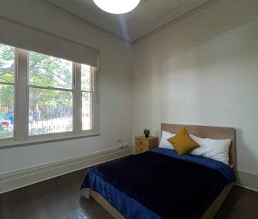 Room 1 - Photo 2