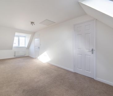 3 bed town house to rent in Greville Gardens, Great Park, NE13 - Photo 5