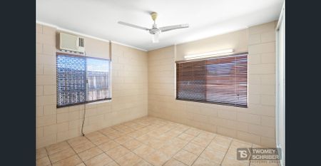 Two bedroom duplex – Garden Maintenance included - Photo 3