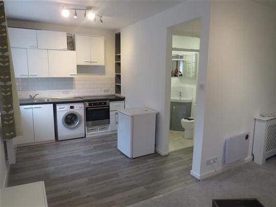 Percy Road, Bournemouth - Photo 1