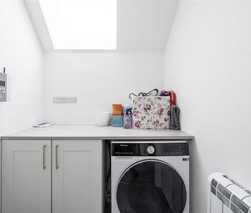 2 bedroom townhouse to rent - Photo 3