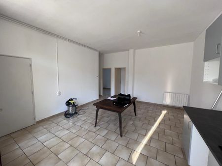 Location Maison de village 3 pièces 54 m2 à Avensan - Photo 2