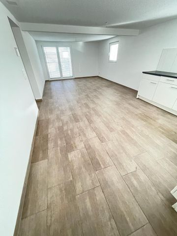 4.5 Zim.-Wohnung modernes frisch saniertes Gebäude mit Terrasse und atemberaubender Seesicht in Birrwil. - Photo 4