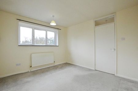 3 bedroom flat to rent - Photo 4