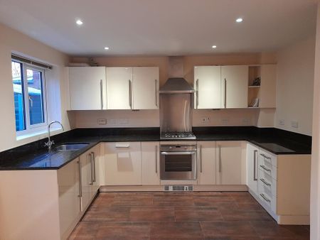 3 bedroom end of terrace house to rent - Photo 3