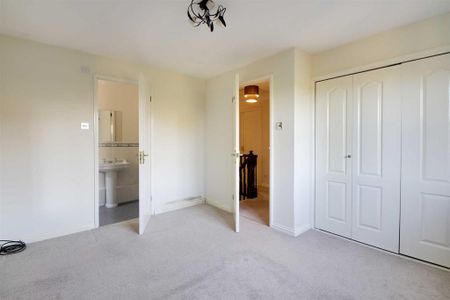 4 bedroom detached house to rent - Photo 5