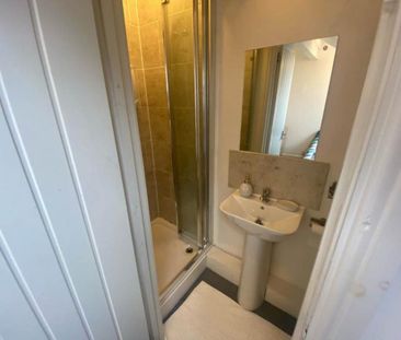 1 bedroom in a house share to rent - Photo 6