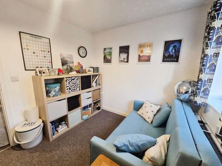 2 bedroom terraced house to rent - Photo 3