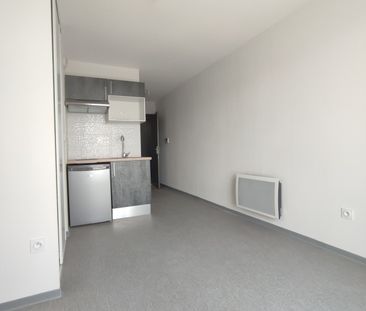 Location Appartement 1 pièce 18m² NIMES 30000 - Photo 1