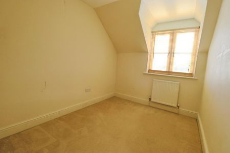 3 bedroom apartment to rent - Photo 4