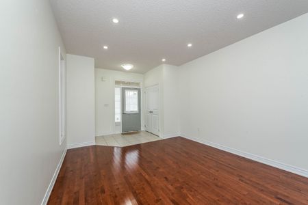 For Lease - 180 Pelee Avenue, Vaughan, Ontario - Photo 4