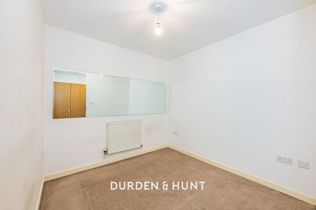 Cannock Court, Hawker Place, Walthamstow - Photo 2