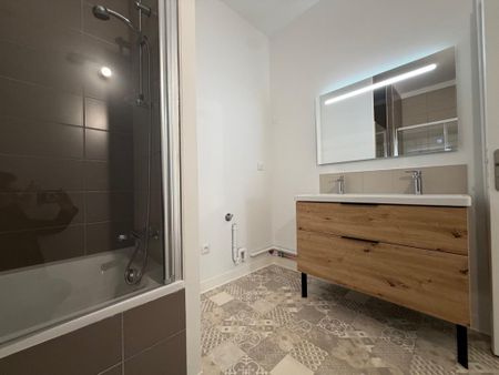 Location Appartement 4 pièces 97m² BLOIS 41000 - Photo 5