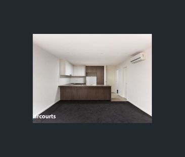 Luxurious Apartment Living! - Photo 4