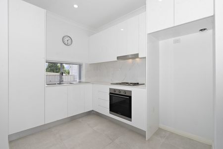 Modern Living - Photo 3