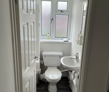 2 Bed Flat, Featherbank Lane, LS18 - Photo 6