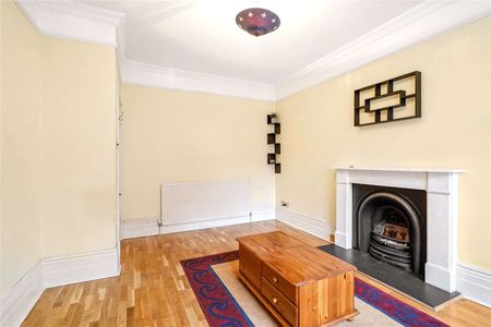 A two double bedroom ground floor flat with a private patio - Photo 2