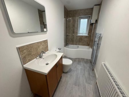 3 bedroom terraced house to rent - Photo 5