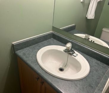 For Lease - 25 Srigley (Entire House) Street, Barrie, Ontario - Photo 2