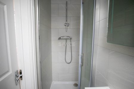 Wokingham Road, Reading, Berkshire, RG6 1JL- Room 7 - Photo 5