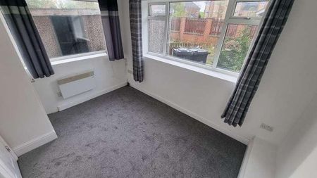 Harehills Lane, Harehills, Leeds, LS9 - Photo 2