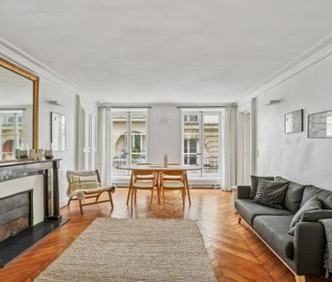 Location Appartement 4 pièces Meublé 104m² PARIS 2ème - Photo 3