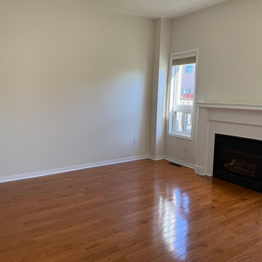 For Lease - 478 Huntington Ridge Drive, Mississauga, Ontario - Photo 1