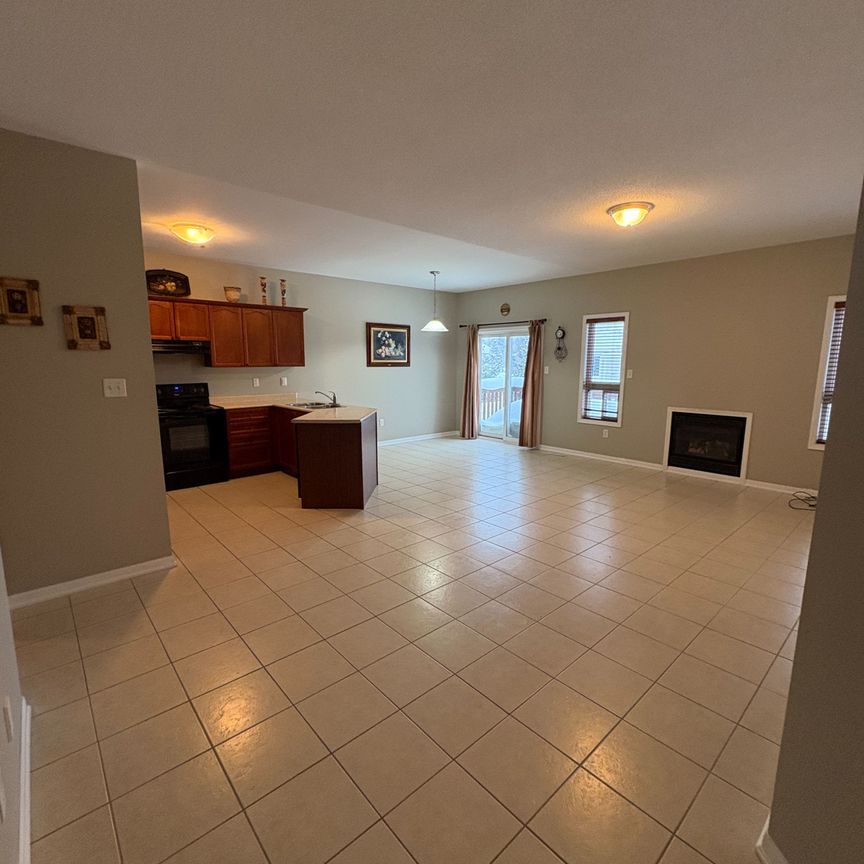 For Lease - 18 Red Pine Crescent, Wasaga Beach, Ontario - Photo 1