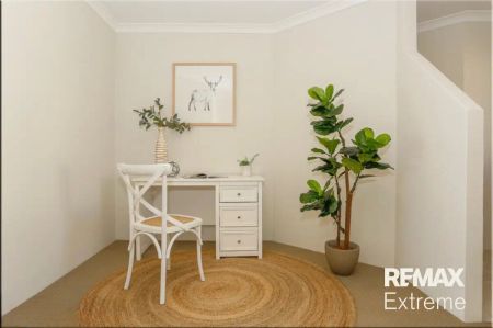 “SPACIOUS FAMILY HOME IN QUIET CUL-DE-SAC” - Photo 4