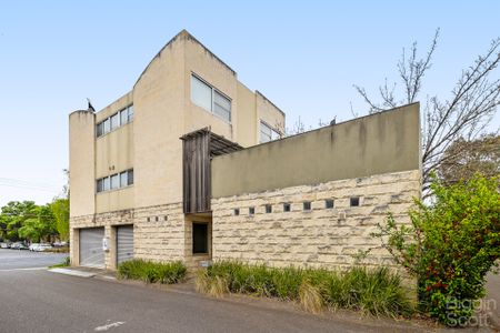 PRIME POSITION! - Photo 3