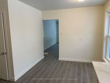 For Lease - 43 Fairglen Avenue, Toronto, Ontario - Photo 5