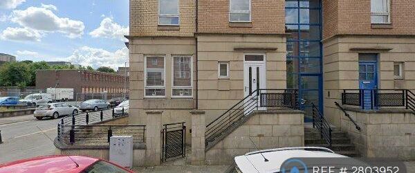 3 bedroom flat to rent - Photo 1