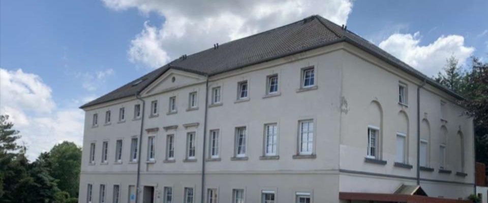 gut geschnittene 3 Zimmerwohnung mit Balkon - 2.OG - frei ab sofort, PKW-Stellplatz möglich - Photo 1