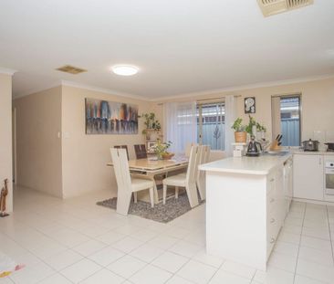 16 Kingaroy Drive, Baldivis WA 6171 - House For Rent - $615 | Domain - Photo 2