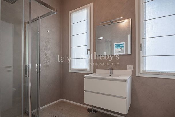 Charming Apartment in the San Babila Area - Photo 1