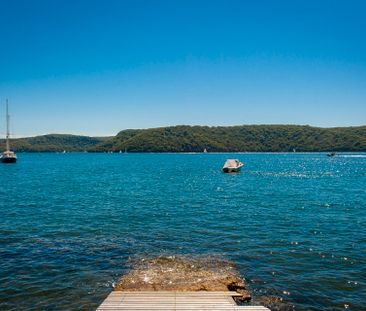 4 Bedroom Deep Waterfront Home - Photo 6