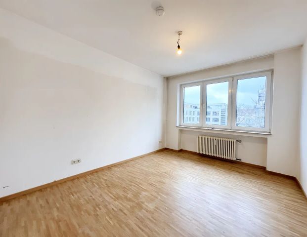 SANIERTE 2-ZIMMERWOHNUNG IN DER STADTMITTE ZU MIETEN! - Photo 1