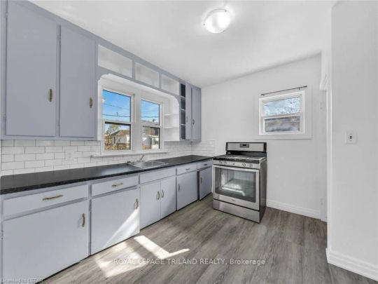Detached Home For Lease | X8283028 - Photo 1