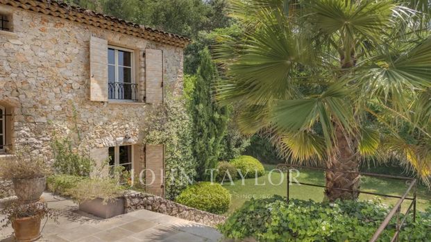Maison à louer La Colle Sur Loup, Cote d'Azur, France15 000 EUR / Mois - Photo 1