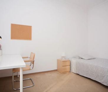 Carrer de Còrsega, Barcelona, Catalonia 08037 - Photo 4