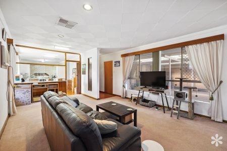 215 Hardey Road - Photo 3