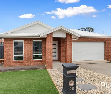 SPACIOUS FOUR-BEDROOM HOME WITH YEAR-ROUND COMFORT - Photo 6