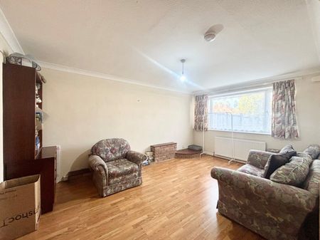 3 bedroom semi-detached house to rent - Photo 2