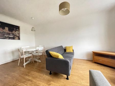 2 bedroom apartment to rent - Photo 3