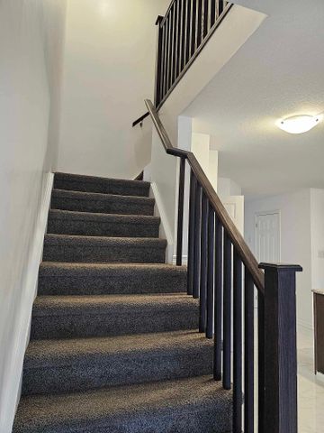 For Lease - 209 Woodmeadow Court, Kitchener, Ontario - Photo 4