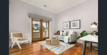 Stylish & An unbeatable location! - Photo 4